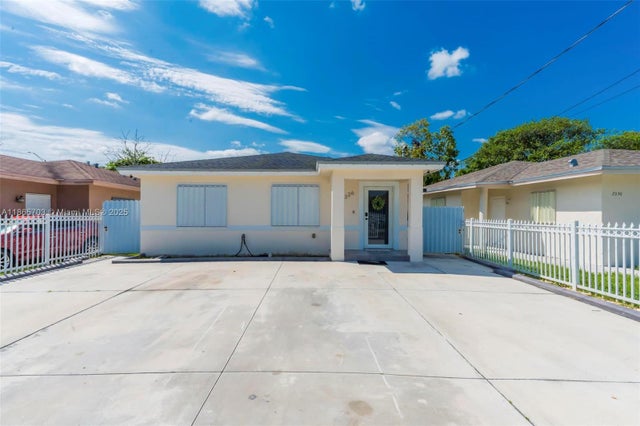 1 of 25 - 2326 Nw 56th St, Miami, FL