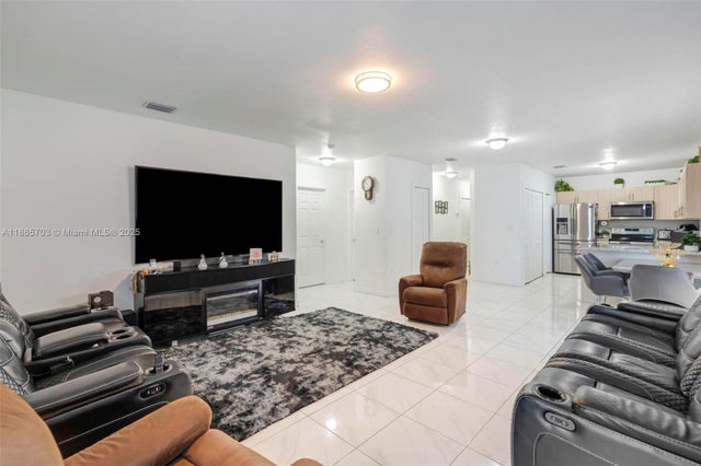 3 of 25 - 2326 Nw 56th St, Miami, FL