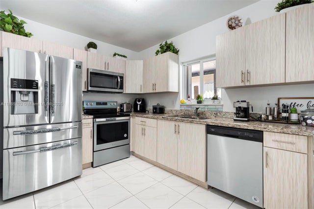 5 of 25 - 2326 Nw 56th St, Miami, FL