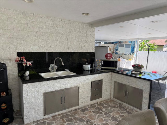 5 of 6 - 6553 Sw 148th Ct, Miami, FL