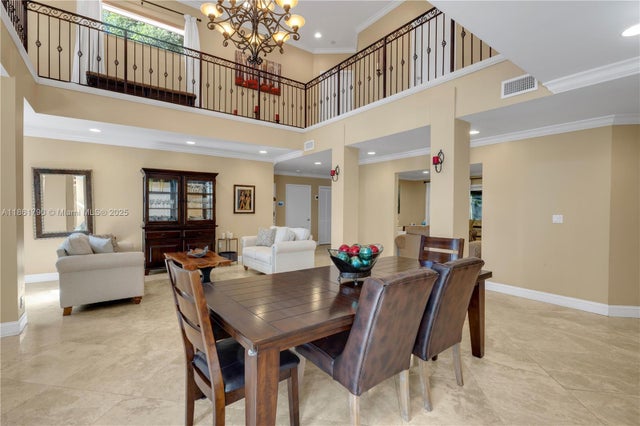 5 of 30 - 6792 Sw 69th Ave, Miami, FL