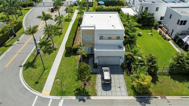 5 of 48 - 6810 Nw 103rd Pl, Doral, FL