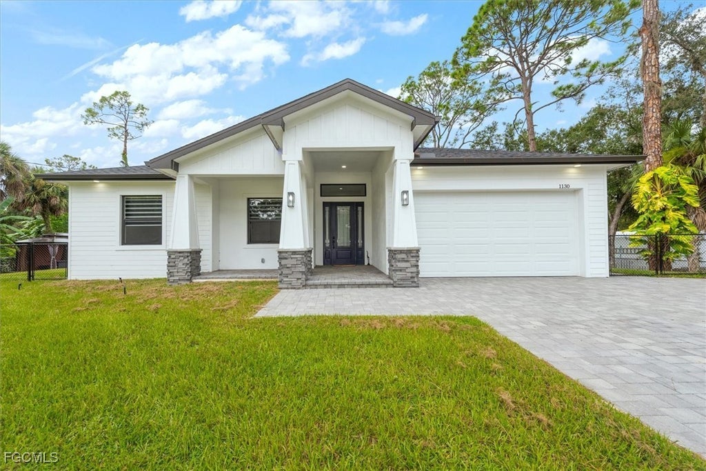 1130 Woods Dr, Labelle