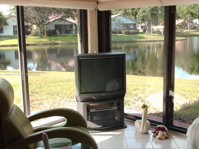 3 of 8 - 10655 Skyflower Way, Boynton Beach, FL