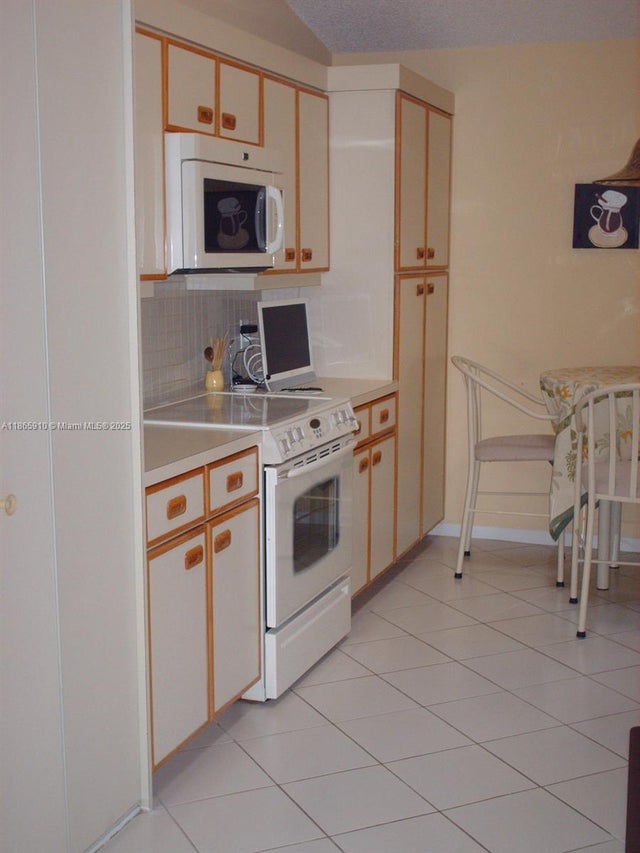 5 of 8 - 10655 Skyflower Way, Boynton Beach, FL