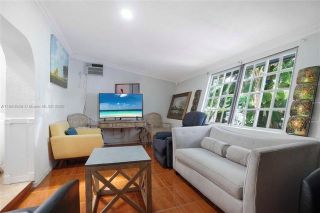 4 of 37 - 520 Ne 175th St, North Miami Beach, FL