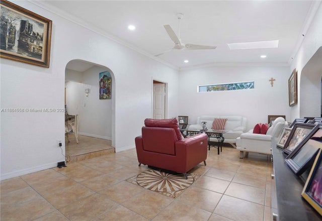 5 of 37 - 520 Ne 175th St, North Miami Beach, FL