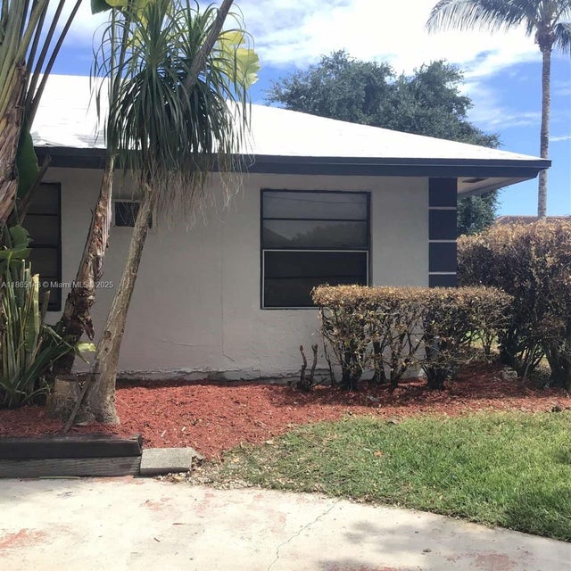 2 of 3 - 23099 Sw 118th Ave, Miami, FL