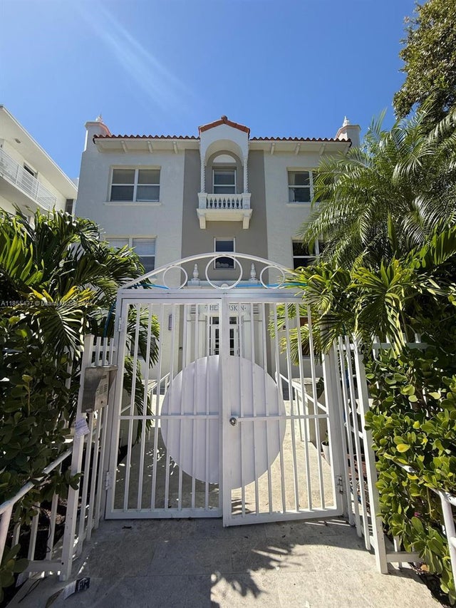 2 of 13 - 1542 Drexel Ave 301, Miami Beach, FL