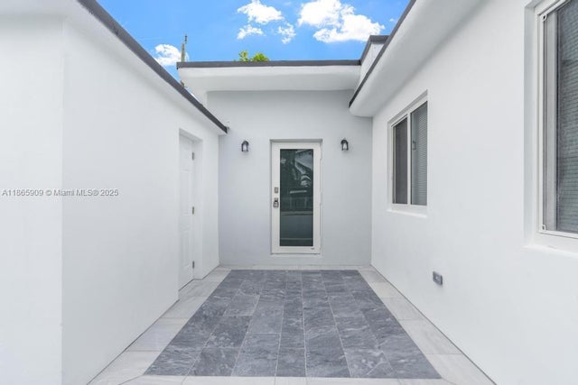 5 of 33 - 301 Nw 108th St, Miami, FL