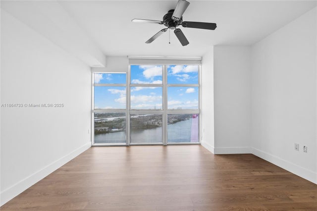 4 of 50 - 50 Biscayne Blvd 4008, Miami, FL