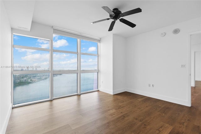 5 of 50 - 50 Biscayne Blvd 4008, Miami, FL