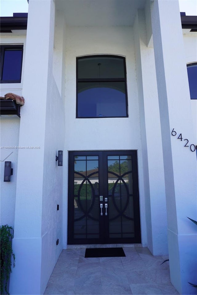 4 of 55 - 6420 Sw 157th Pl, Miami, FL