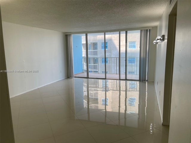 3 of 27 - 5838 Collins Ave 3d, Miami Beach, FL