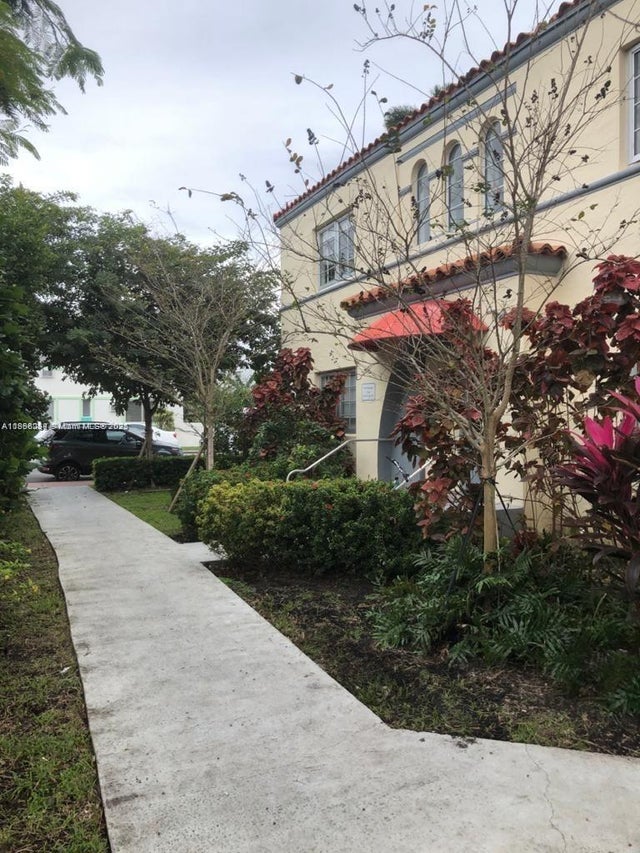 3 of 12 - 1450 Meridian Ave 104, Miami Beach, FL