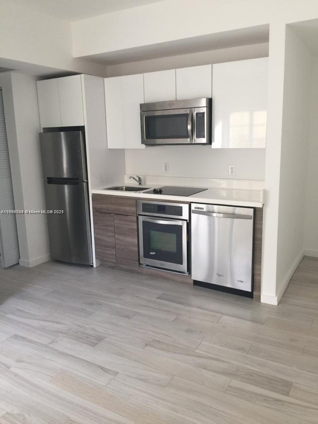4 of 12 - 1450 Meridian Ave 104, Miami Beach, FL