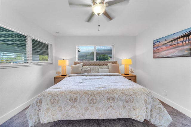 4 of 32 - 513 W Evanston Cir, Fort Lauderdale, FL