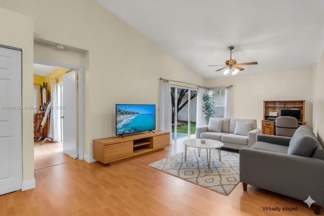 4 of 30 - 301 Nw 207th Ave, Pembroke Pines, FL