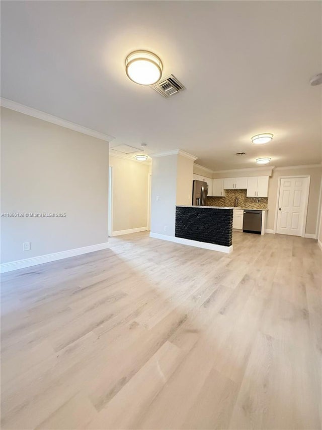 4 of 16 - 2879 Nw 10th Ct, Fort Lauderdale, FL