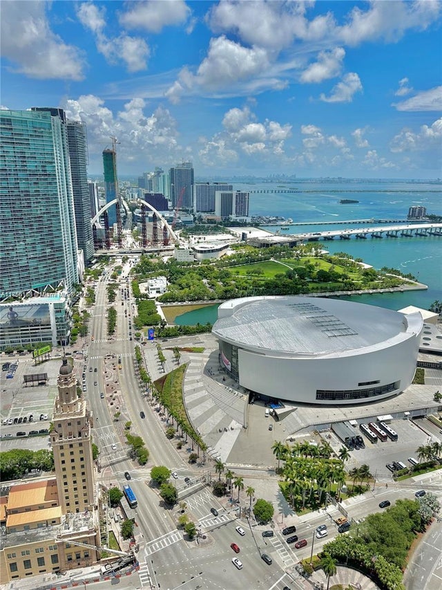 1 of 17 - 398 Ne 5th St 4005, Miami, FL