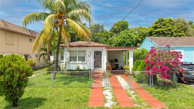1 of 43 - 926 Nw 24th Ct, Miami, FL