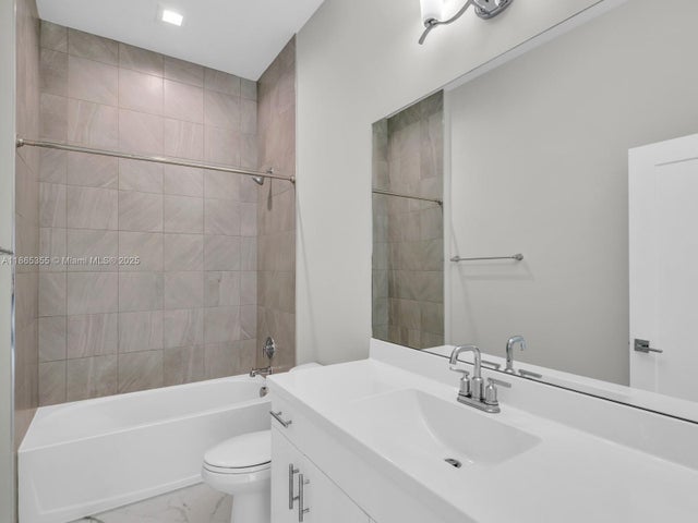 5 of 24 - 4924 Whispering Way, Dania Beach, FL