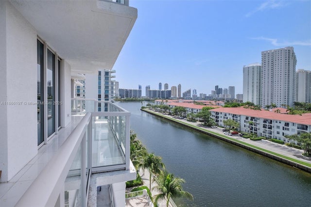 4 of 37 - 3030 Ne 188th St 609, Aventura, FL