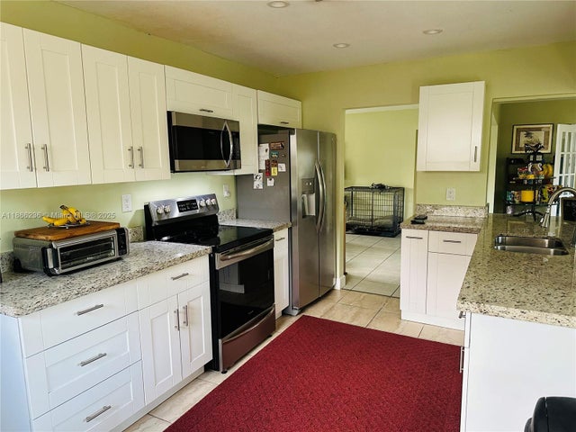 4 of 29 - 3430 Nw 21st Ave, Oakland Park, FL