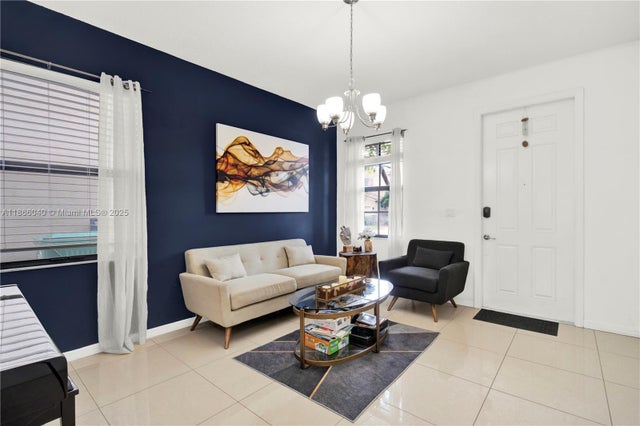 4 of 43 - 805 Ne 191st St, Miami, FL