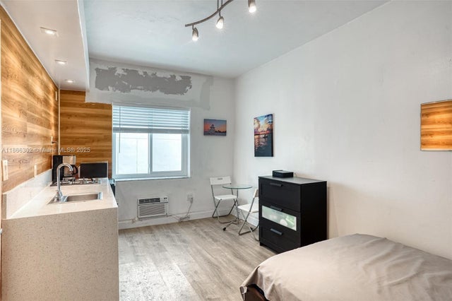2 of 24 - 335 Ocean Dr 111, Miami Beach, FL