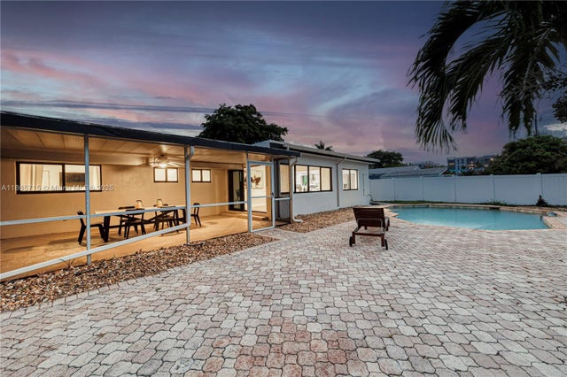 5 of 55 - 1985 Windward Dr, Lauderdale By The Sea, FL