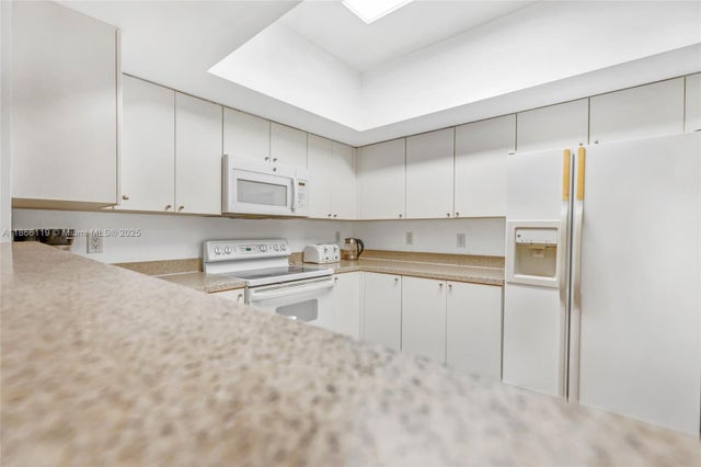 2 of 15 - 17375 Collins Ave 1005, Sunny Isles Beach, FL
