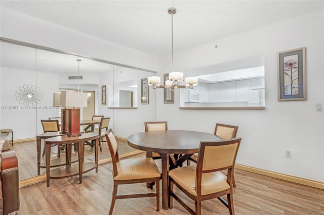 3 of 15 - 17375 Collins Ave 1005, Sunny Isles Beach, FL