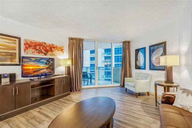 5 of 15 - 17375 Collins Ave 1005, Sunny Isles Beach, FL
