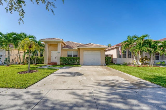 4 of 41 - 14014 N Cypress Cove Cir, Davie, FL