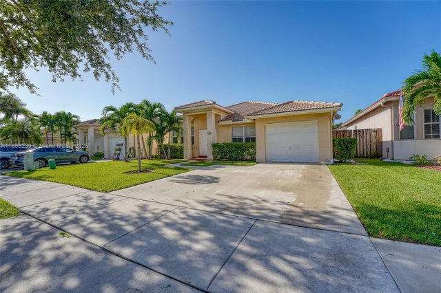 5 of 41 - 14014 N Cypress Cove Cir, Davie, FL
