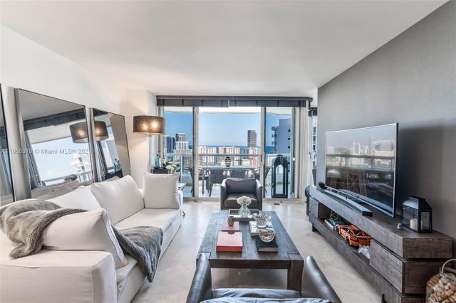 1 of 27 - 21205 Yacht Club Dr 3001, Aventura, FL