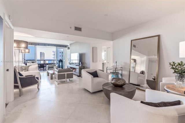 2 of 27 - 21205 Yacht Club Dr 3001, Aventura, FL