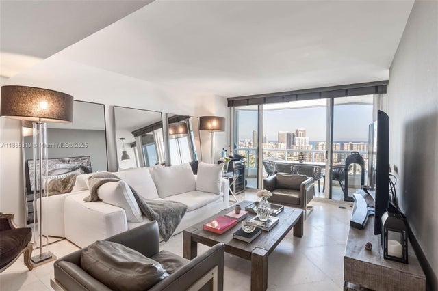 3 of 27 - 21205 Yacht Club Dr 3001, Aventura, FL