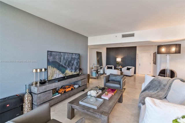 4 of 27 - 21205 Yacht Club Dr 3001, Aventura, FL