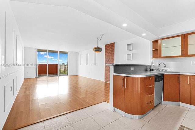 4 of 29 - 2780 Ne 183rd St 1511, Aventura, FL