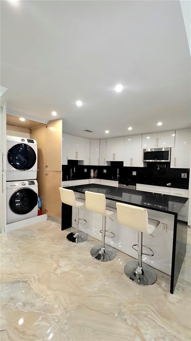 1 of 28 - 620 Briarwood Cir, Hollywood, FL