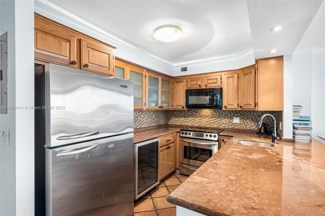 4 of 22 - 5 Island Ave 15g, Miami Beach, FL