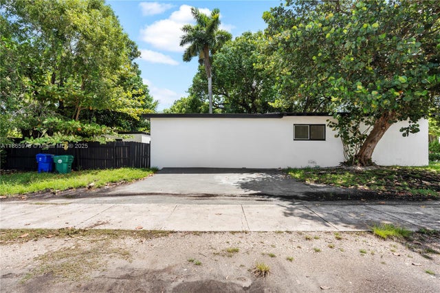 3 of 90 - 1001 Ne 82nd St, Miami, FL