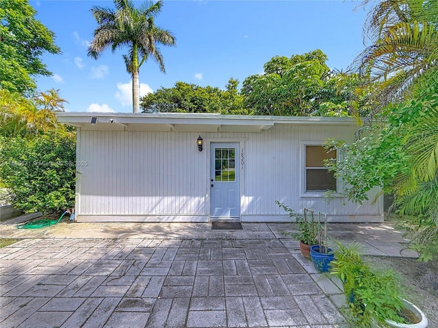 1 of 27 - 18201 Sw 204th St, Miami, FL