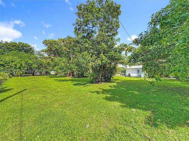 2 of 27 - 18201 Sw 204th St, Miami, FL