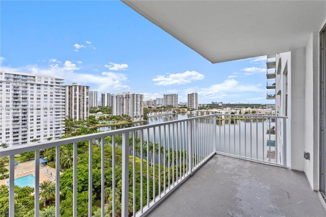 2 of 39 - 2801 Ne 183rd St 1510w, Aventura, FL