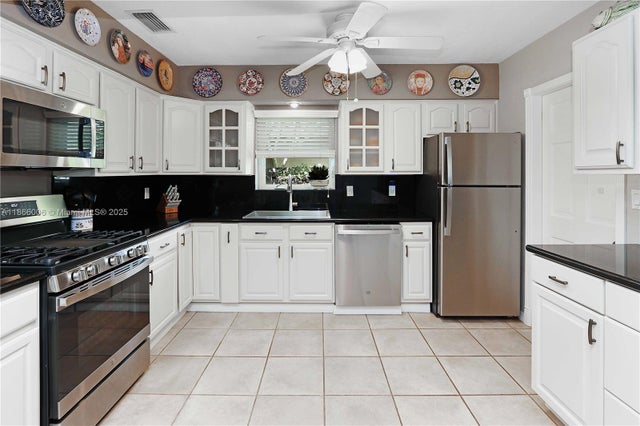 3 of 37 - 1247 Washington St, Hollywood, FL