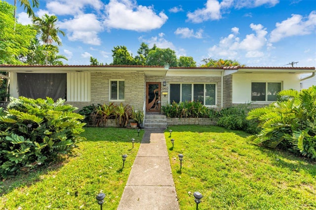1 of 35 - 3965 Sw 60th Ct, Miami, FL