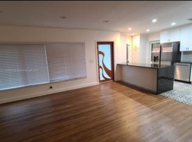 4 of 35 - 3965 Sw 60th Ct, Miami, FL